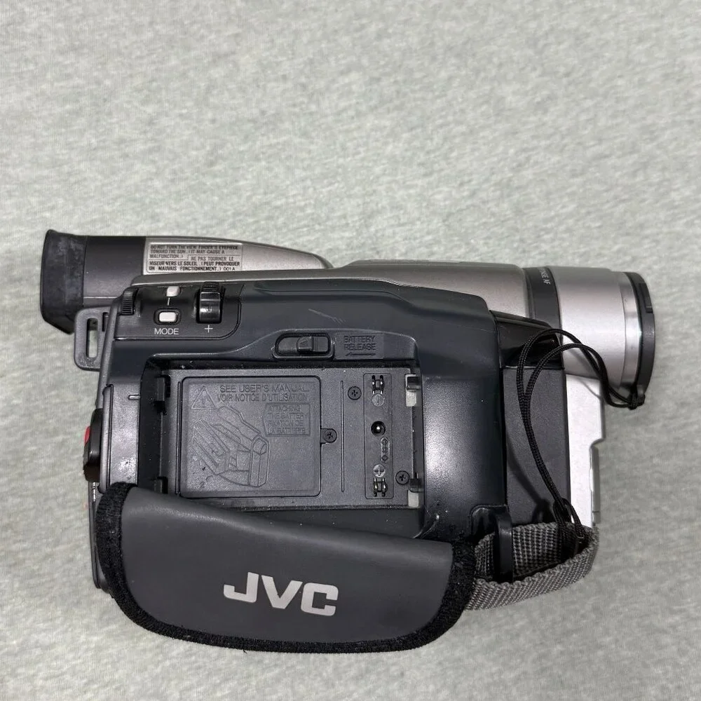 UNTESTED Lot of 6 Cameras And Handheld No Battery No Cords